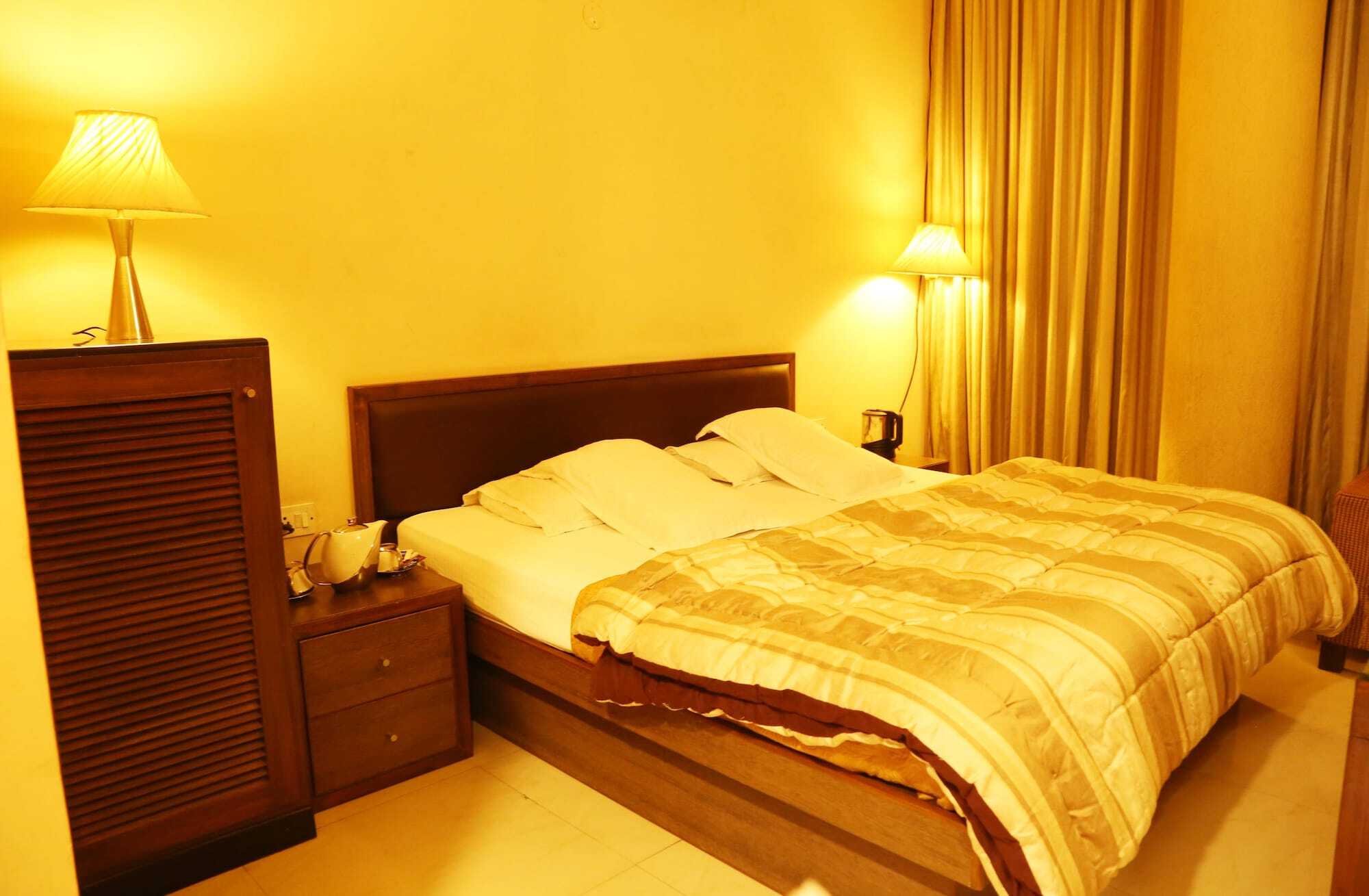 Hotel H26 Chandīgarh Exteriör bild